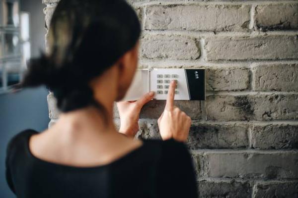 Smart Home Security in Cleveland: Safeguard Your Property with Technology